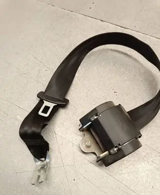 Rear seatbelt