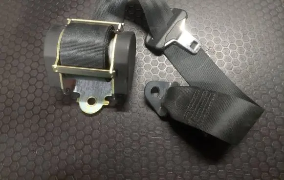 Peugeot 407 Middle seatbelt (rear) 040068