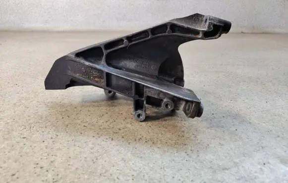 Volkswagen Transporter - Caravelle T5 Engine mounting bracket 7H0199370N59A 7H0199370N