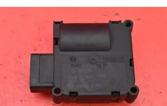 Audi Q7 4L Air flap motor/actuator 4F0820511B