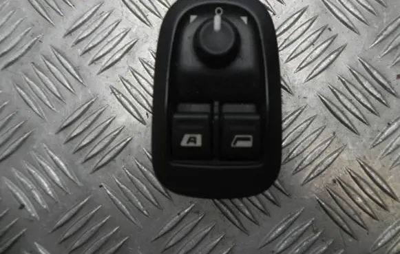 Peugeot 206 Electric window control switch 12240 T6758