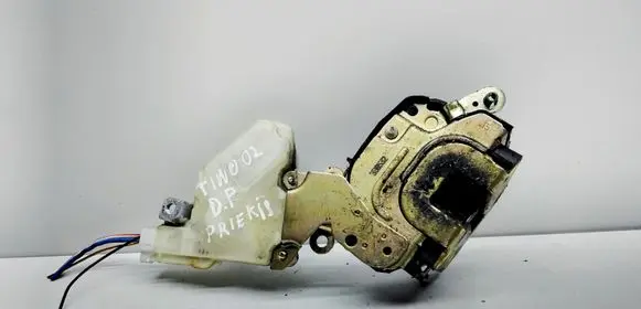Nissan Almera Tino Front door lock 8055261U66