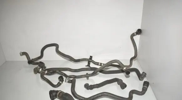 BMW 5 G30 G31 Engine coolant pipe/hose 8575755 9326896 9299619