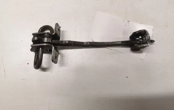 Opel Astra G Front door check strap stopper