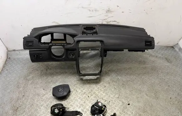 Mercedes-Benz B W245 Dashboard 