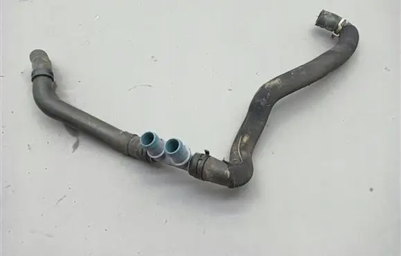 Nissan Juke I F15 Engine coolant pipe/hose