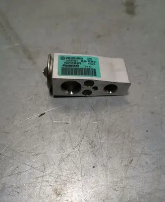 Seat Arona Air conditioning (A/C) expansion valve 2Q0816679D