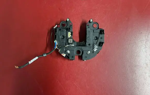 Steering wheel buttons/switches