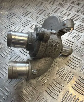 Ford Kuga III Thermostat/thermostat housing LX6E8K528