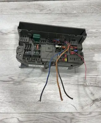 BMW X5 E70 Fuse module 6931690 40634861 B010107400