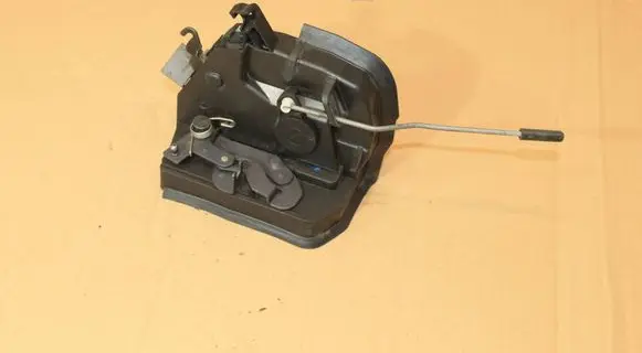 BMW X5 E53 Rear door lock 8402601