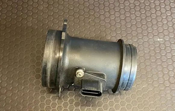 Audi A6 S6 C6 4F Mass air flow meter 2PBTGF40