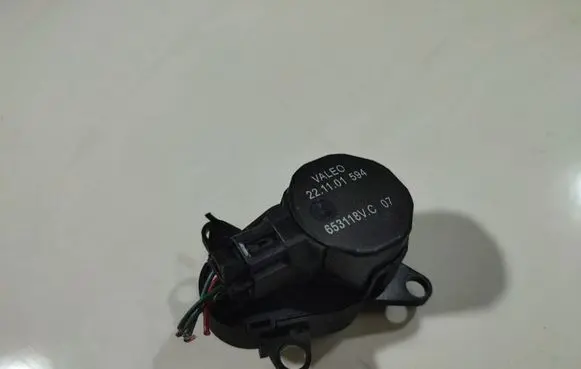 Renault Scenic I Air flap motor/actuator 221101594