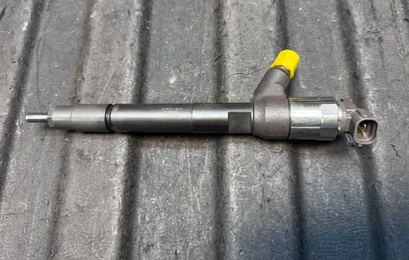 Opel Astra K Fuel injector 55578075 01B12417