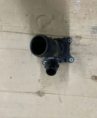 Volvo XC40 Thermostat/thermostat housing 31686046
