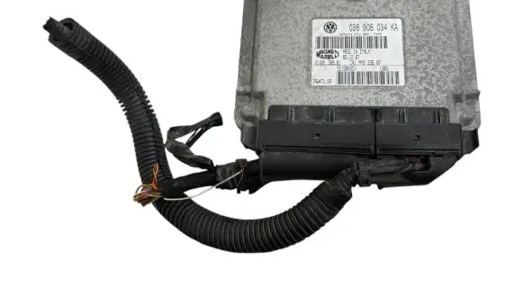 Volkswagen Polo IV 9N3 Engine control unit/module 036906034KA 5D160K2CH 6160130901