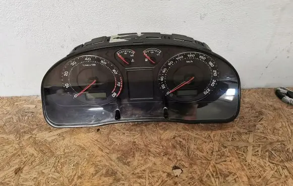 Skoda Superb B5 (3U) Speedometer (instrument cluster) 3U0920810C