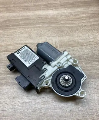 Citroen C5 Front door window regulator motor 9632531880