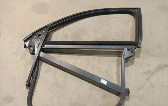 Volkswagen Touareg I Front door window/glass frame