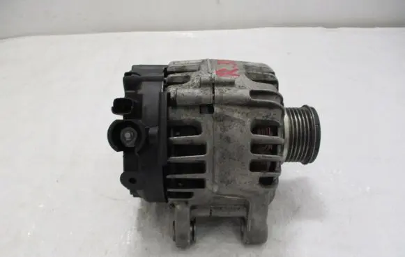 Citroen C4 Cactus Generator/alternator 9818677980
