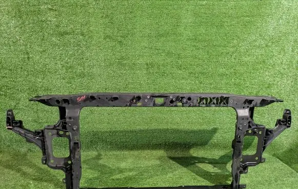 Hyundai i30 Radiator support slam panel 