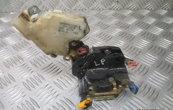 Nissan Almera Tino Front door lock 8055361U66