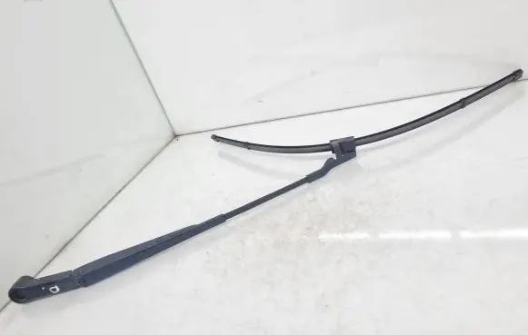 Citroen C4 I Picasso Front wiper blade arm 9684103780