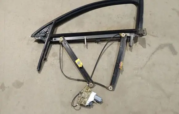 Audi A6 S6 C6 4F Front door window/glass frame 