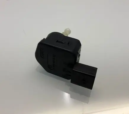 Mercedes-Benz ML W164 Headlight level adjustment motor A0008201608 0008201608