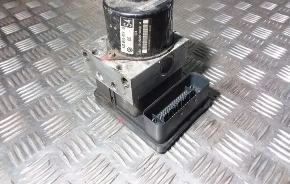 Volkswagen Golf IV ABS Pump 1C0907379K 1J0614417D