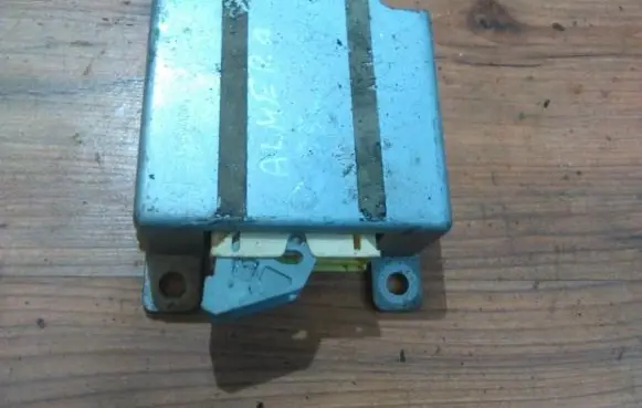 Nissan Almera Airbag control unit/module 285561N900 se1n995z120126