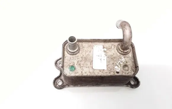 Volvo V70 Oil filter mounting bracket
