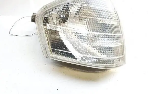 Mercedes-Benz C W202 Front indicator light 183357b 18-3357b