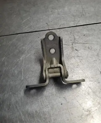KIA Sportage Front door upper hinge