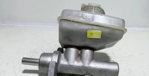 Master brake cylinder