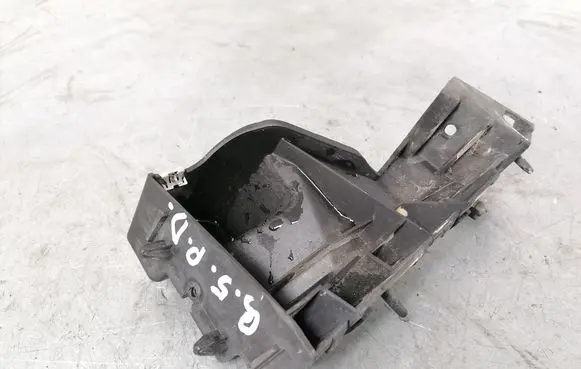 Audi Q5 SQ5 Fender mounting bracket 8R0807284C