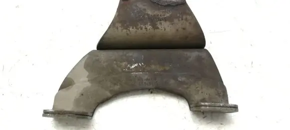 Alfa Romeo 159 Muffler mount bracket/holder 51767653 51767654