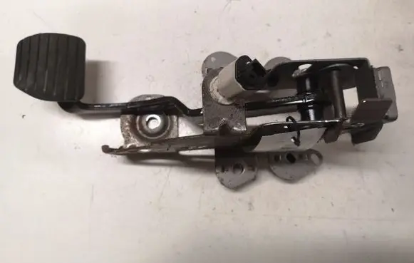 Renault Scenic III - Grand scenic III Brake pedal 465010016R 810911147