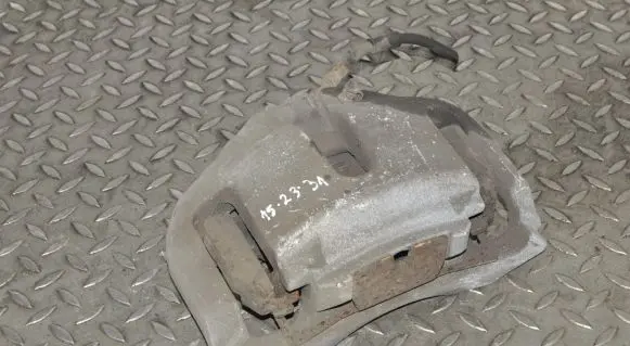 BMW 7 F01 F02 F03 F04 Front brake caliper