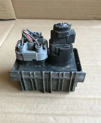 Glow plug pre-heat relay