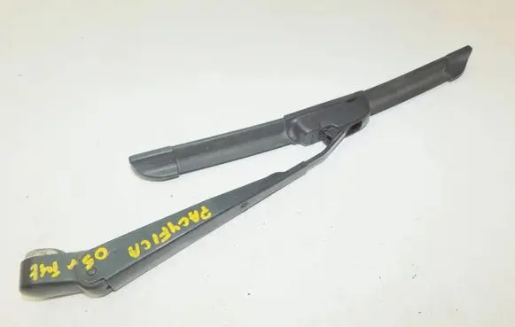 Chrysler Pacifica Rear wiper blade arm