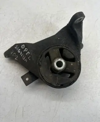 Opel Signum Engine mount bracket