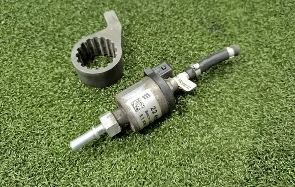 Ford Transit Custom Webasto auxiliary heater fuel pump GK219350AB 22455601 221000500400