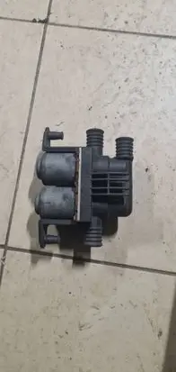 BMW X5 E53 Coolant heater control valve 8374995