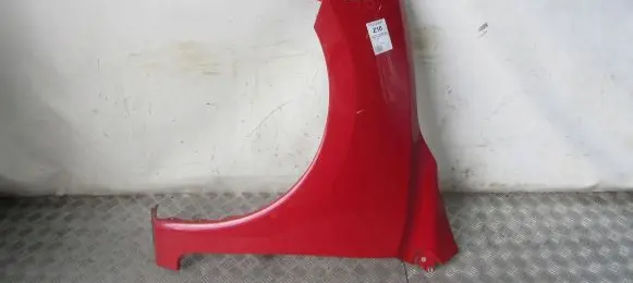 Nissan Pulsar Fender