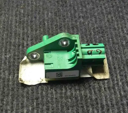 Volkswagen PASSAT B6 Airbag deployment crash/impact sensor 3C0909606