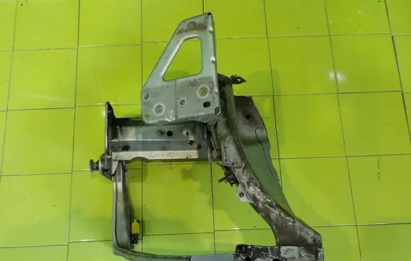 Audi A6 S6 C6 4F Front side member STREFA ZGNIOTU