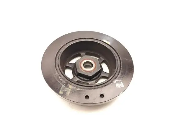 Volkswagen Golf IV Crankshaft pulley 066105243H
