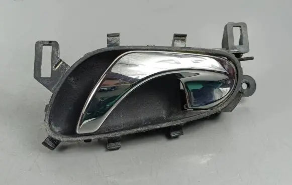 Nissan Qashqai Front door interior handle 806714EA