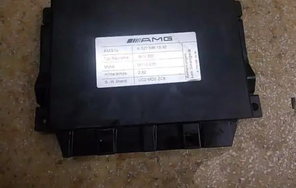 Mercedes-Benz S W220 Engine control unit/module A0275451532